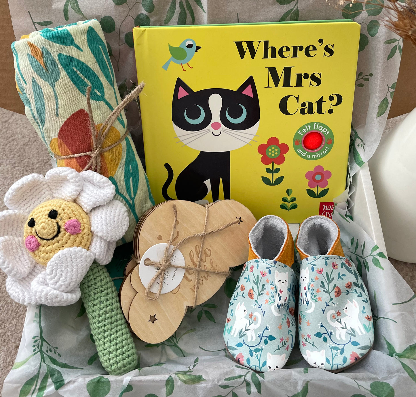 Mrs Cat Newborn Gift Box